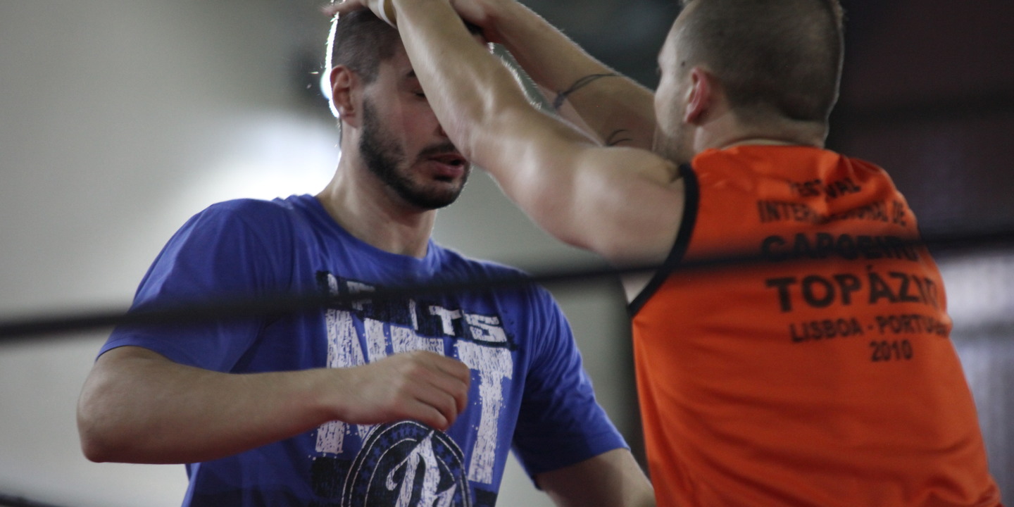 Wrestling à portuguesa é tudo a fingir mas dói que se farta Mais