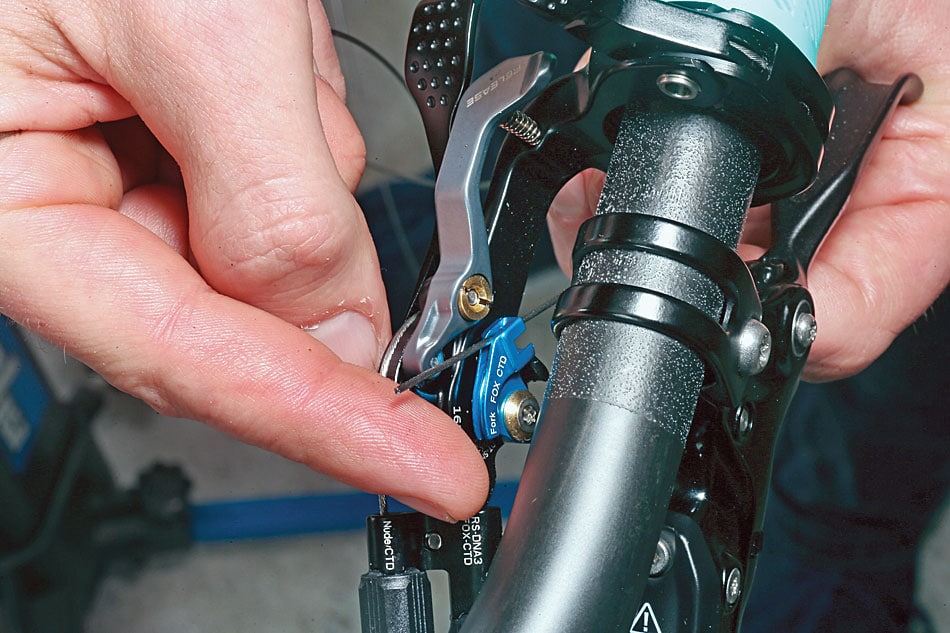 Garage Files: Scott’s TwinLoc Suspension System | Mountain Bike Action