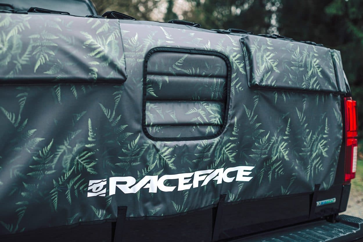 Body Truck Beds & Tailgates RaceFace T2 Tailgate Pad Black S/M