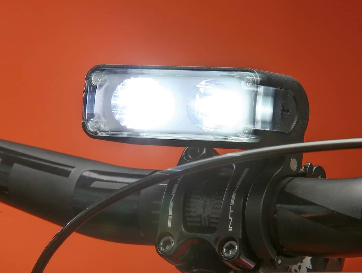 Mountain Bike Action Product Test Specialized Flux 1200 Headlight