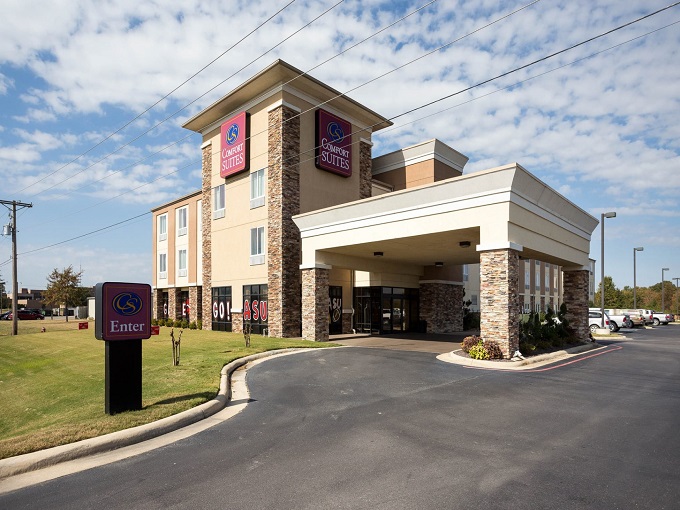 Comfort Suites MBA Hotel Brokers Inc.