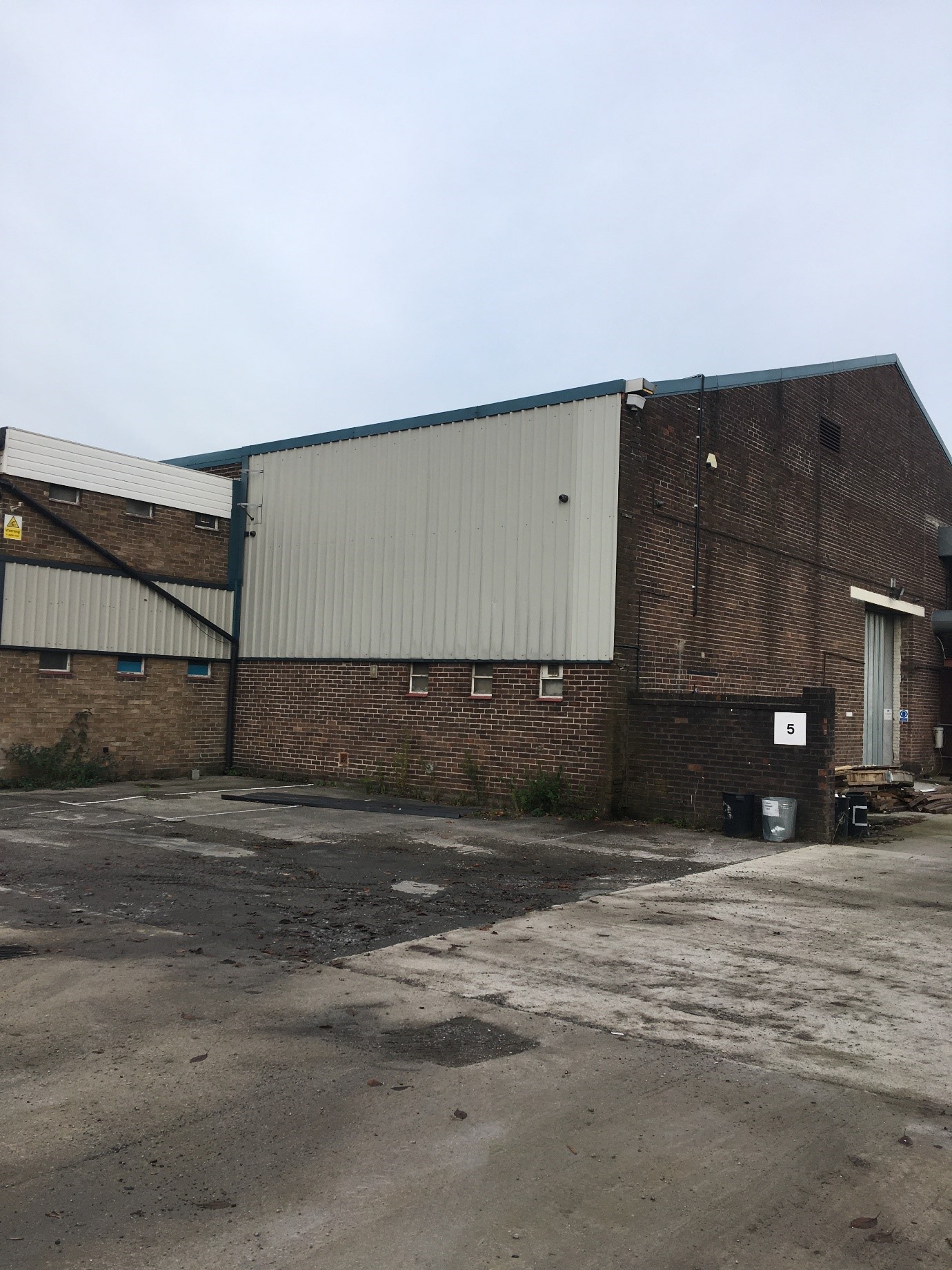 Offered For Sale 20,000 sq.ft. Light Industrial/Warehouse Premises