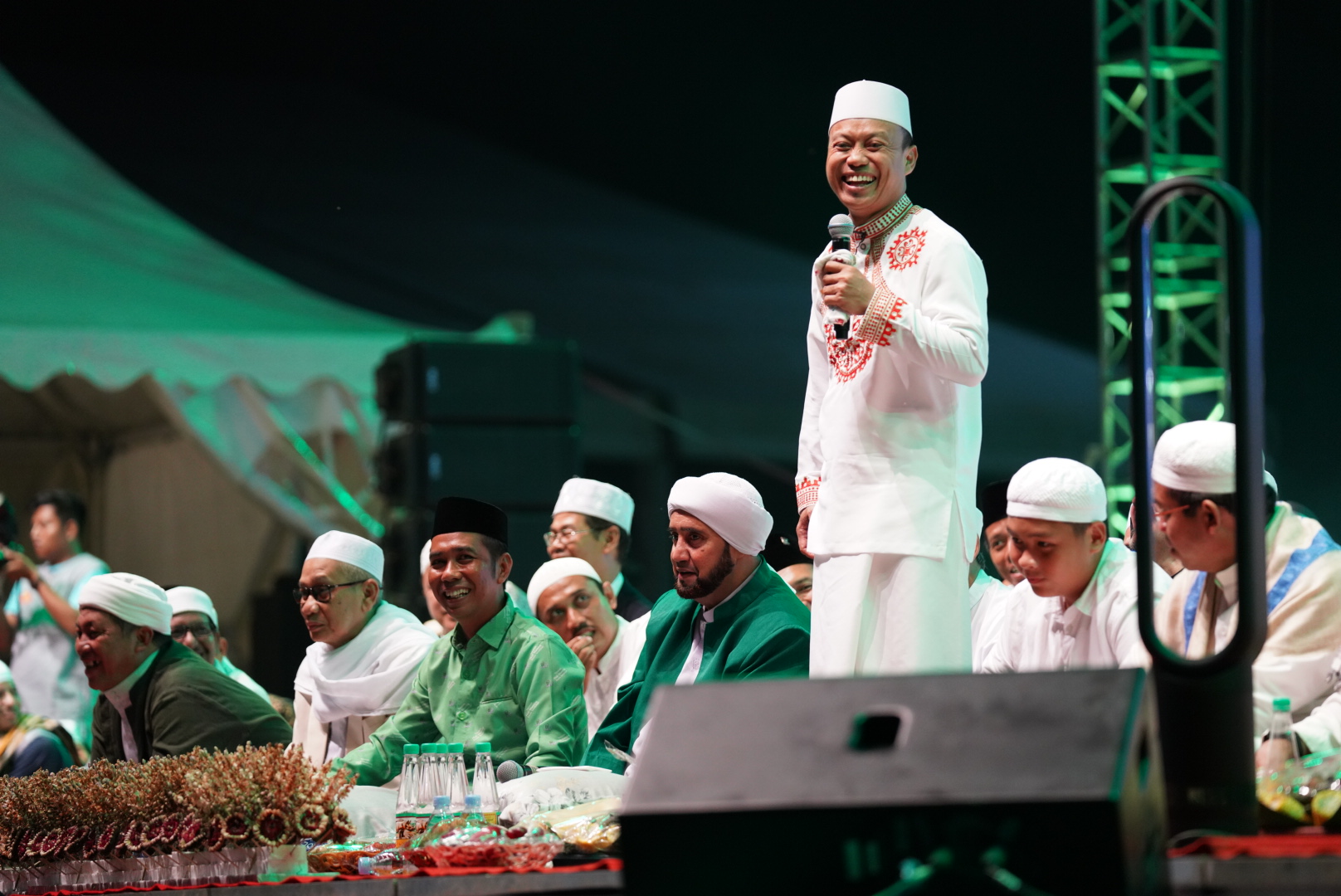 Foto Istri Habib Syech Bin Abdul Qodir Assegaf Nusagates