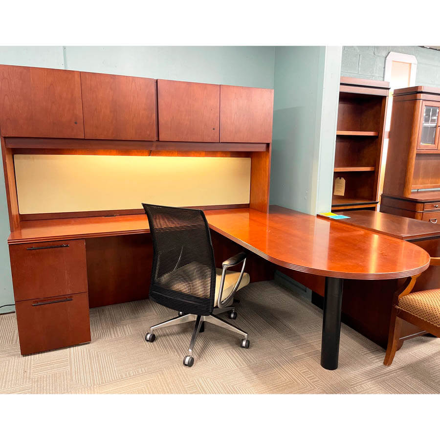 Used DTop LDesks with Hutches