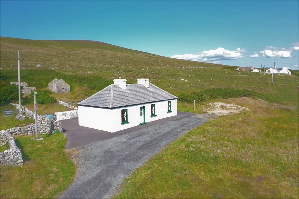 Chapel Road, Brinalack, Derrybeg, Co. Donegal traditional cottage