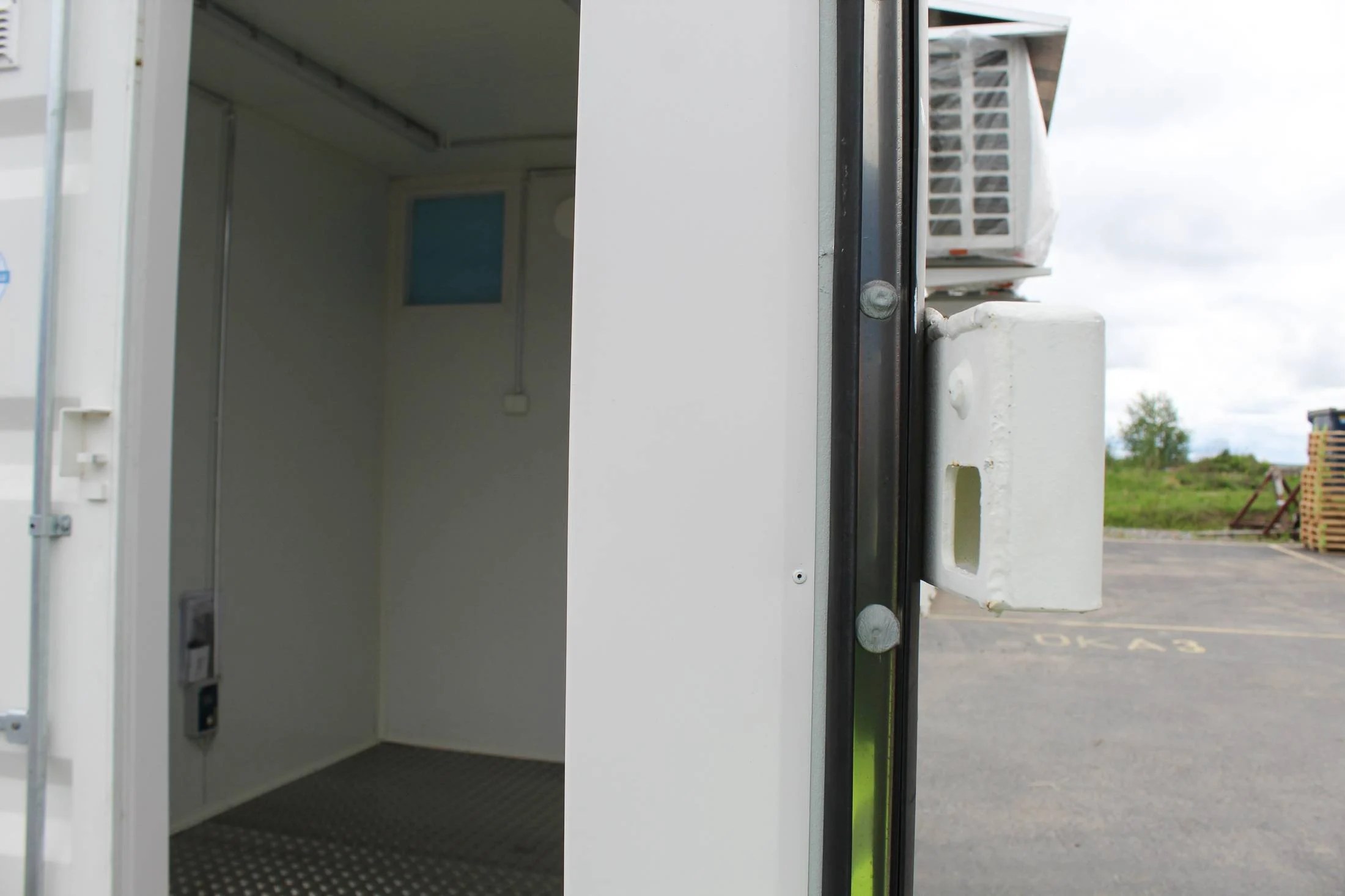 Hightech 2×10′ equipment storage MC Containers