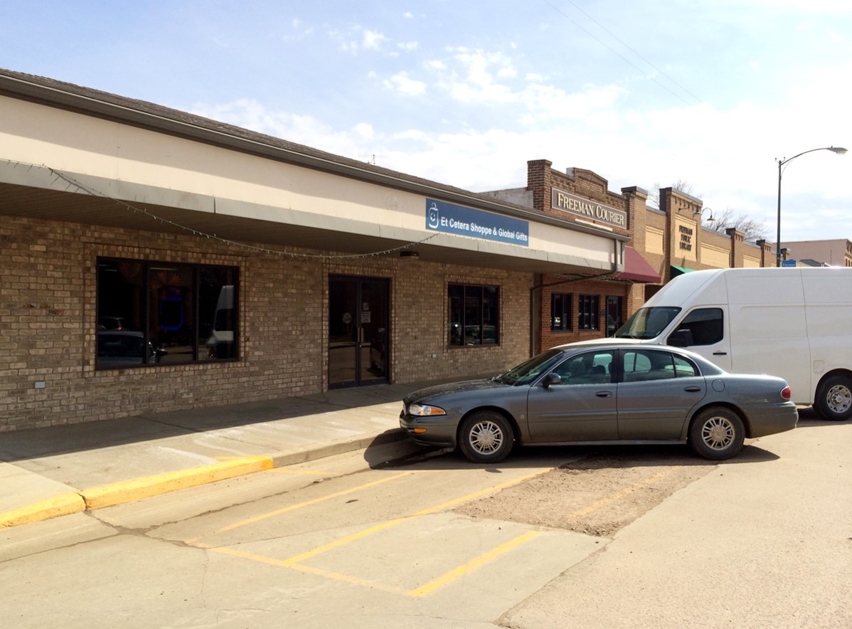 Freeman Et Cetera Shoppe MCC Thrift