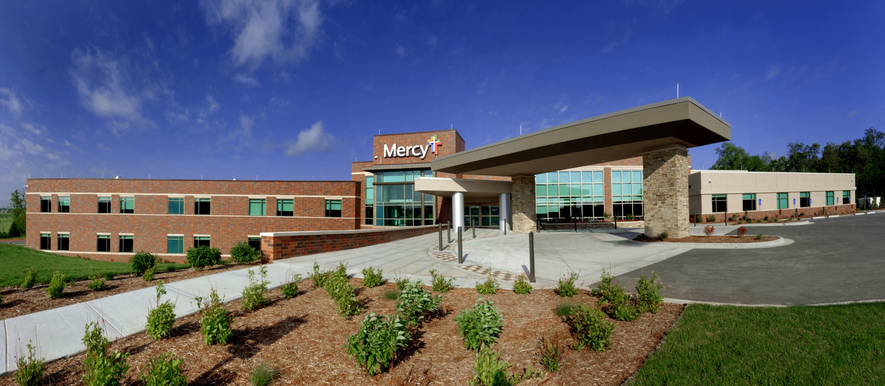 Duke Realty Donates Stained Glass Windows to Mercy Rehab Hospital