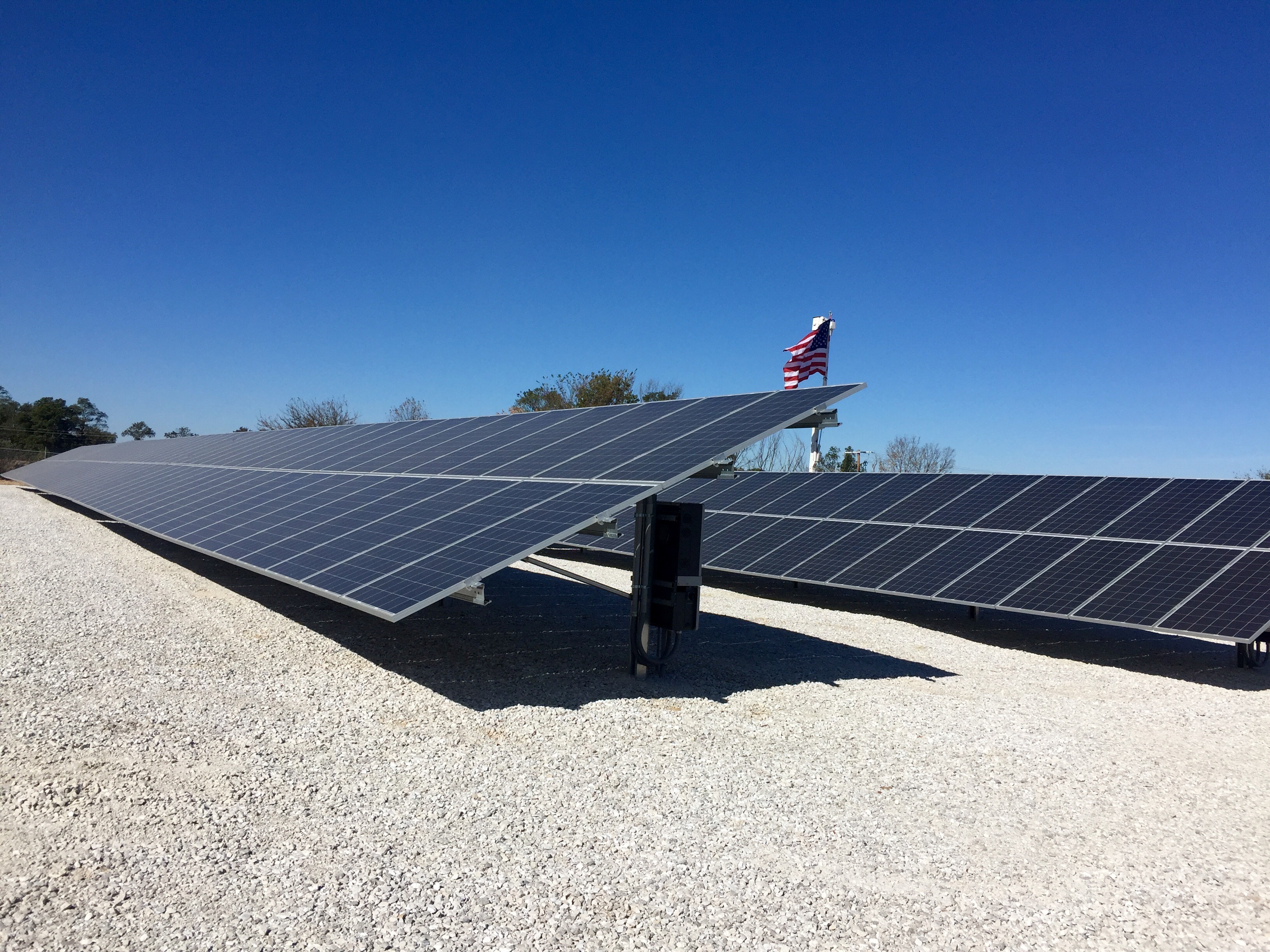 Illinois electric cooperatives dedicate solar farms McDonough Power