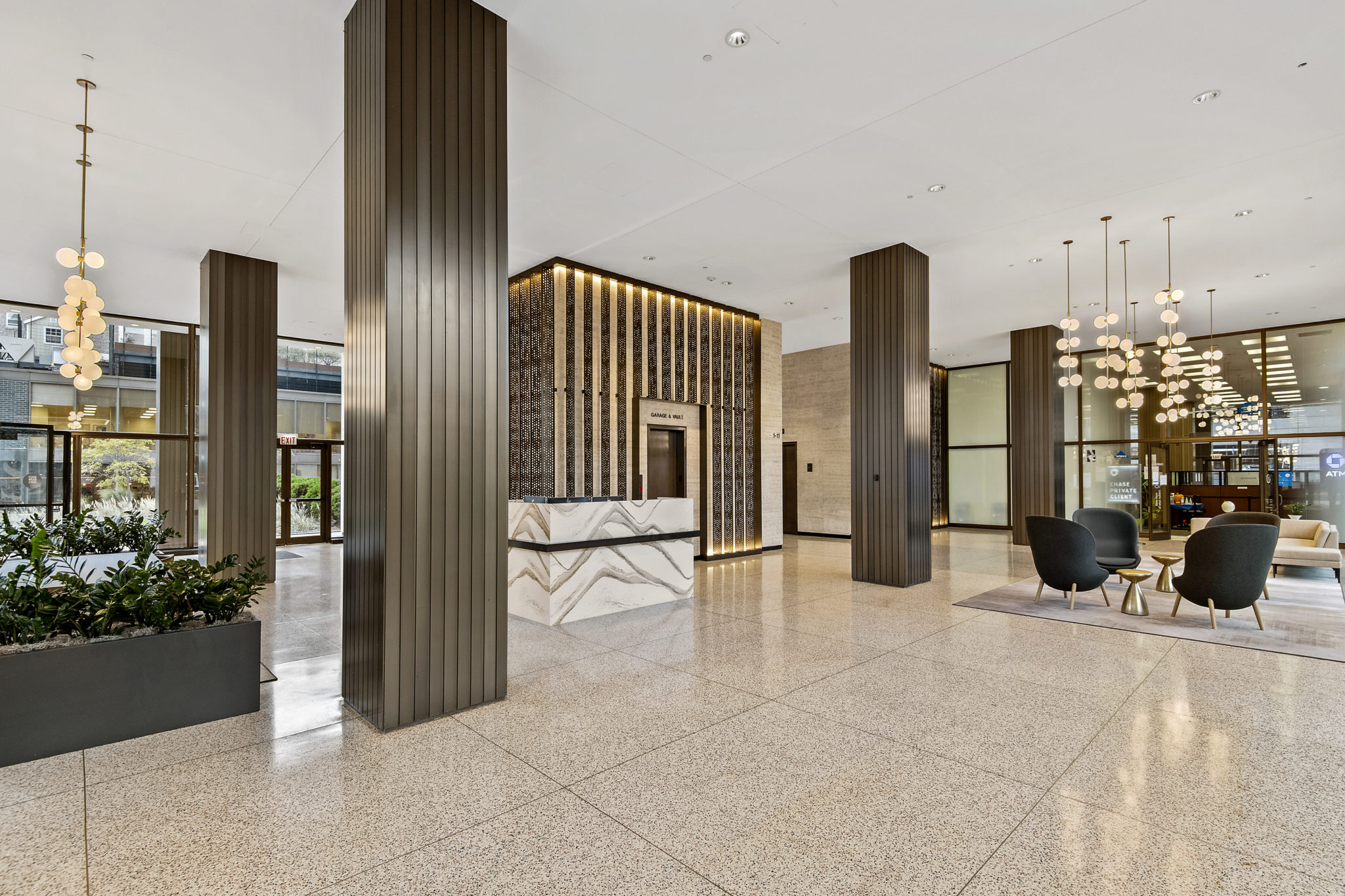 1603 ORRINGTON PLAZA At the 20story Orrington Plaza in Evanston, Ill