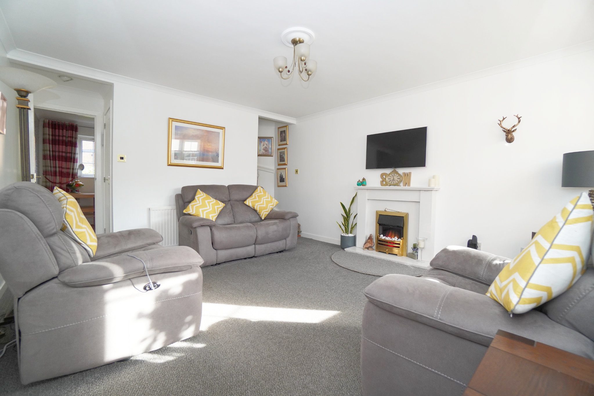 10 Harris Drive, Old Kilpatrick G60 5HT McHugh Estate Agents