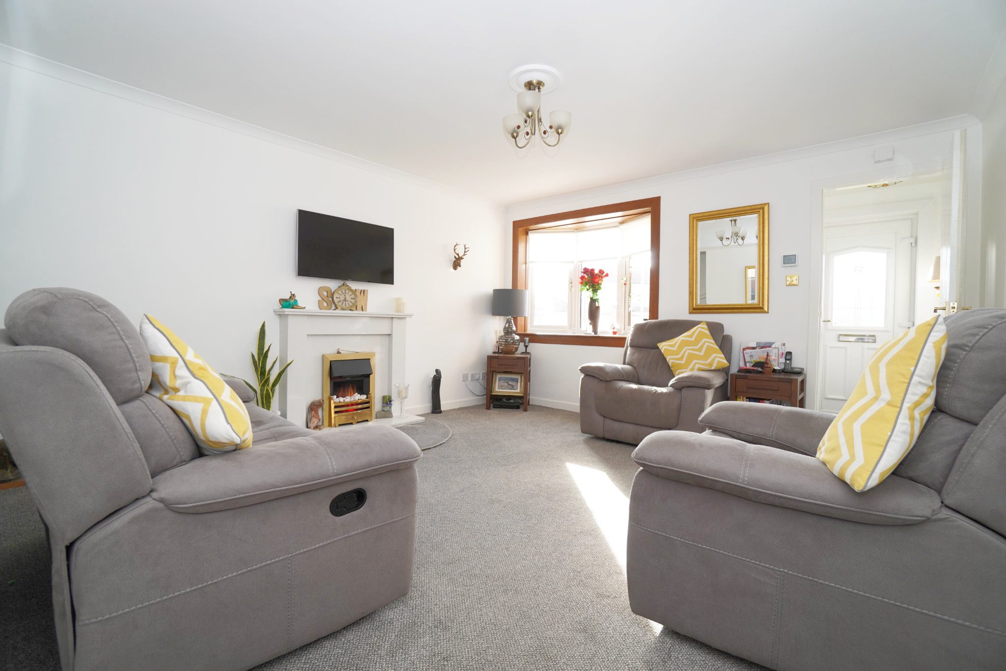 10 Harris Drive, Old Kilpatrick G60 5HT McHugh Estate Agents