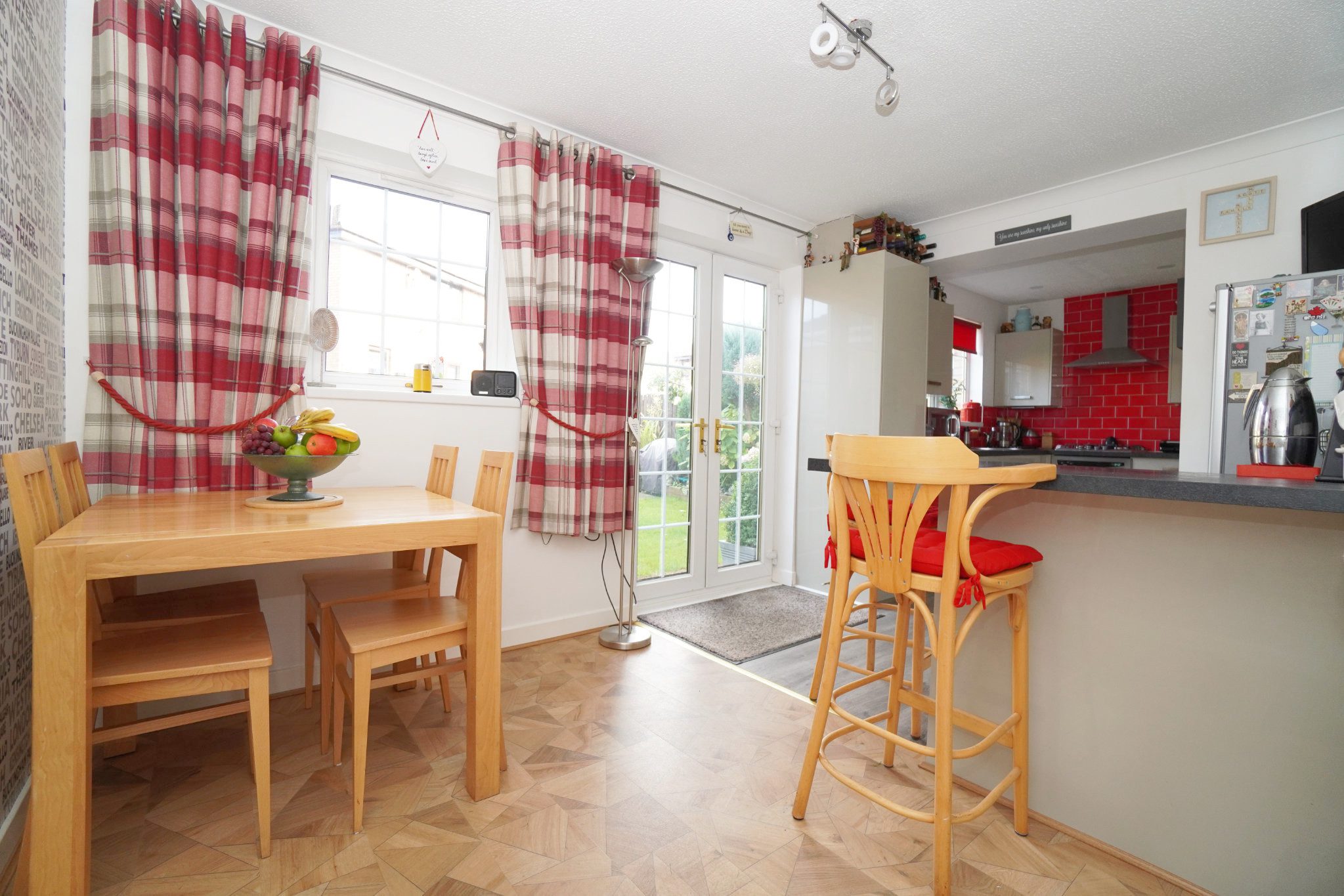 10 Harris Drive, Old Kilpatrick G60 5HT McHugh Estate Agents