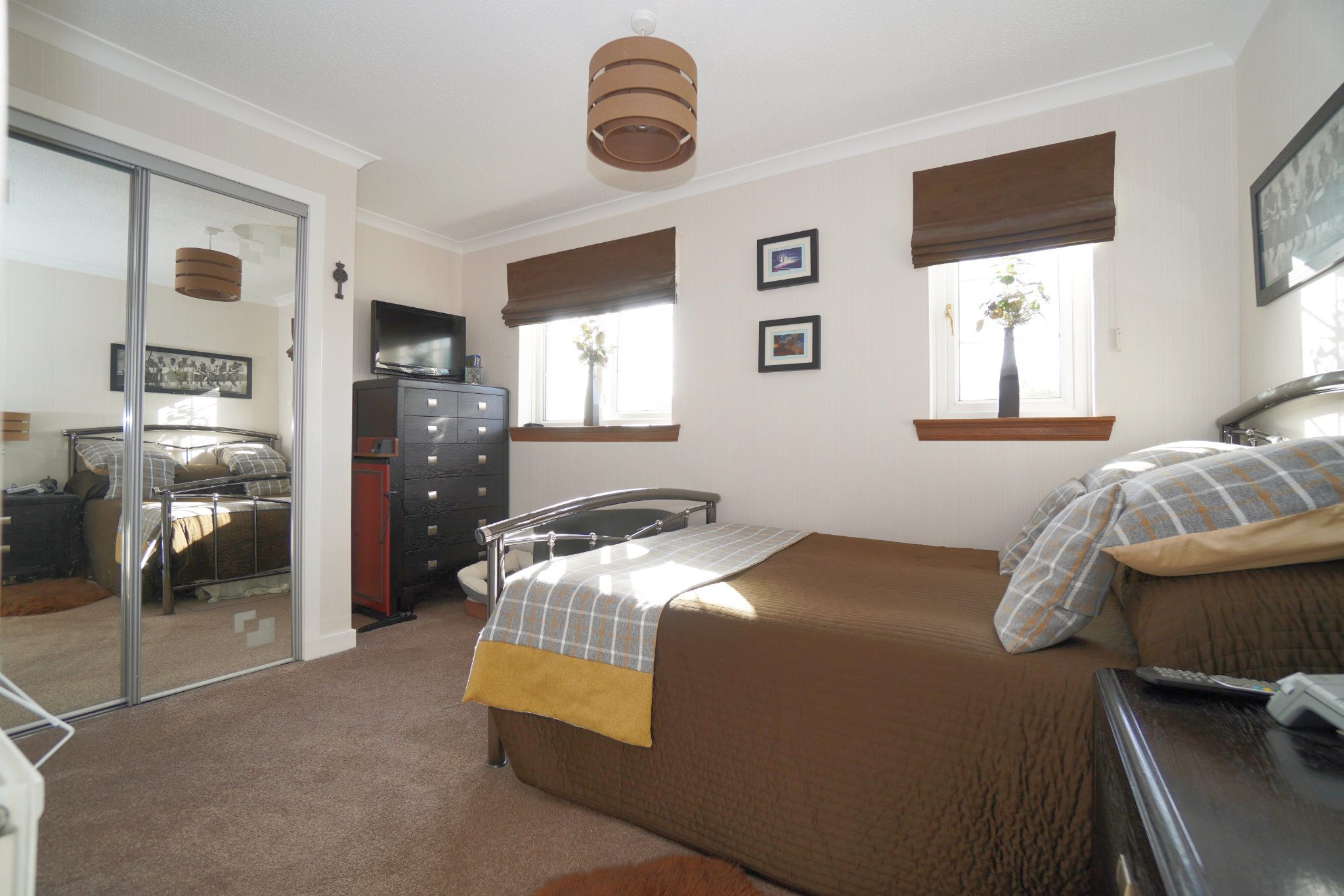 10 Harris Drive, Old Kilpatrick G60 5HT McHugh Estate Agents