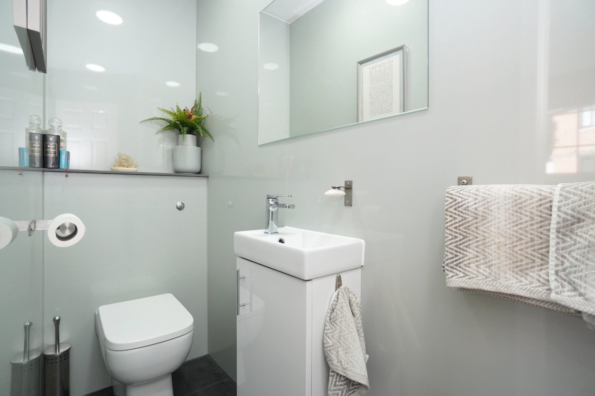 10 Harris Drive, Old Kilpatrick G60 5HT McHugh Estate Agents