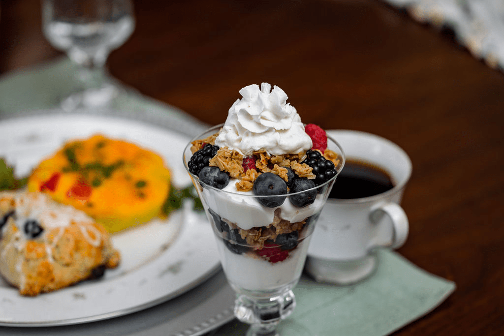 Breakfast McLaren House Bed & Breakfast