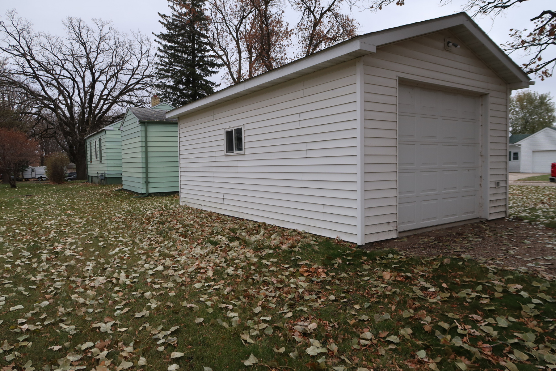 Online Only Real Estate Auction, 2 Bedroom Home Attach. Garage