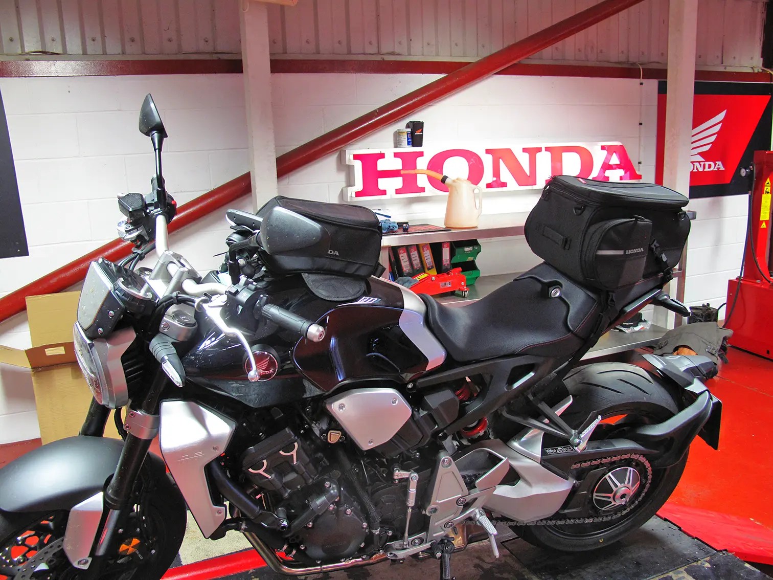 MCN Fleet CB1000R+ first service and new luggage