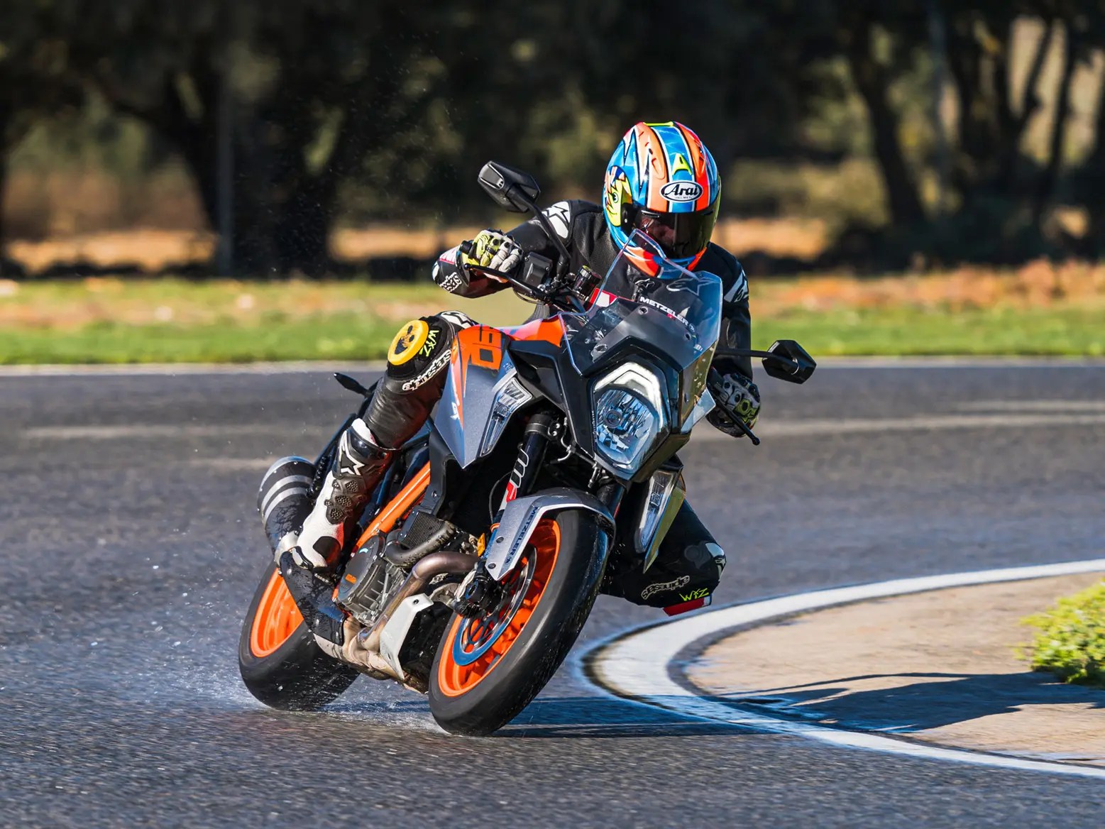 Tyre test Metzeler Roadtec 01 SE review MCN