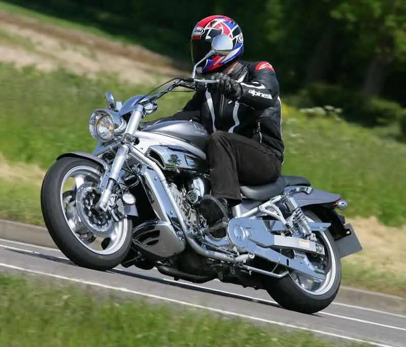 HYOSUNG GV650 AQUILA (2006on) Review, Specs & Prices MCN