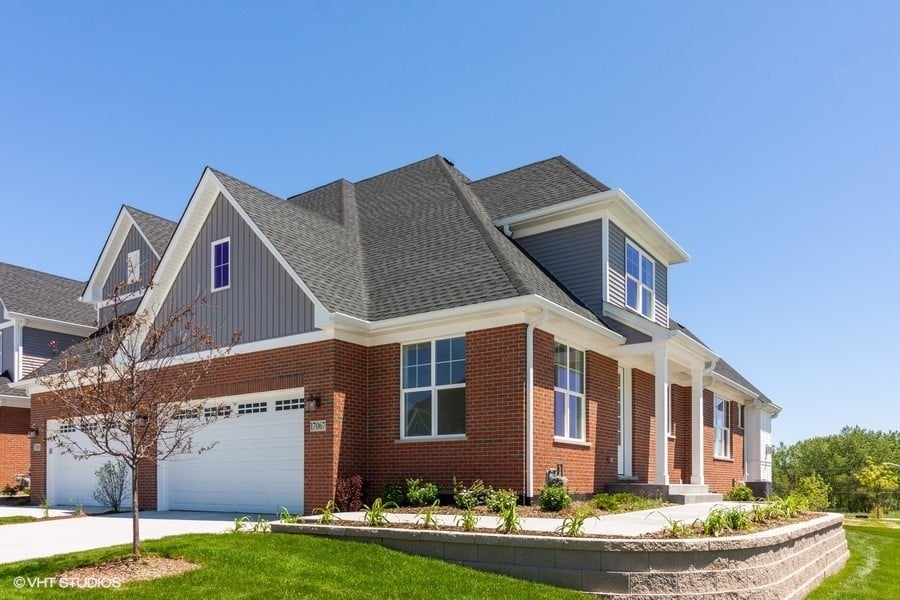 Townhomes for Sale at Bluff Pointe in Orland Park McNaughton Develop.