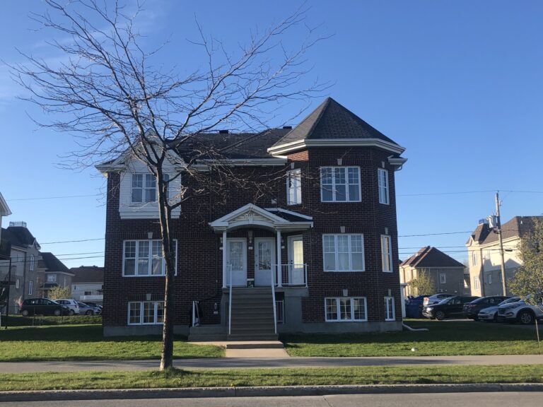 10071013 Montee Champagne, Laval Qc. MC Properties