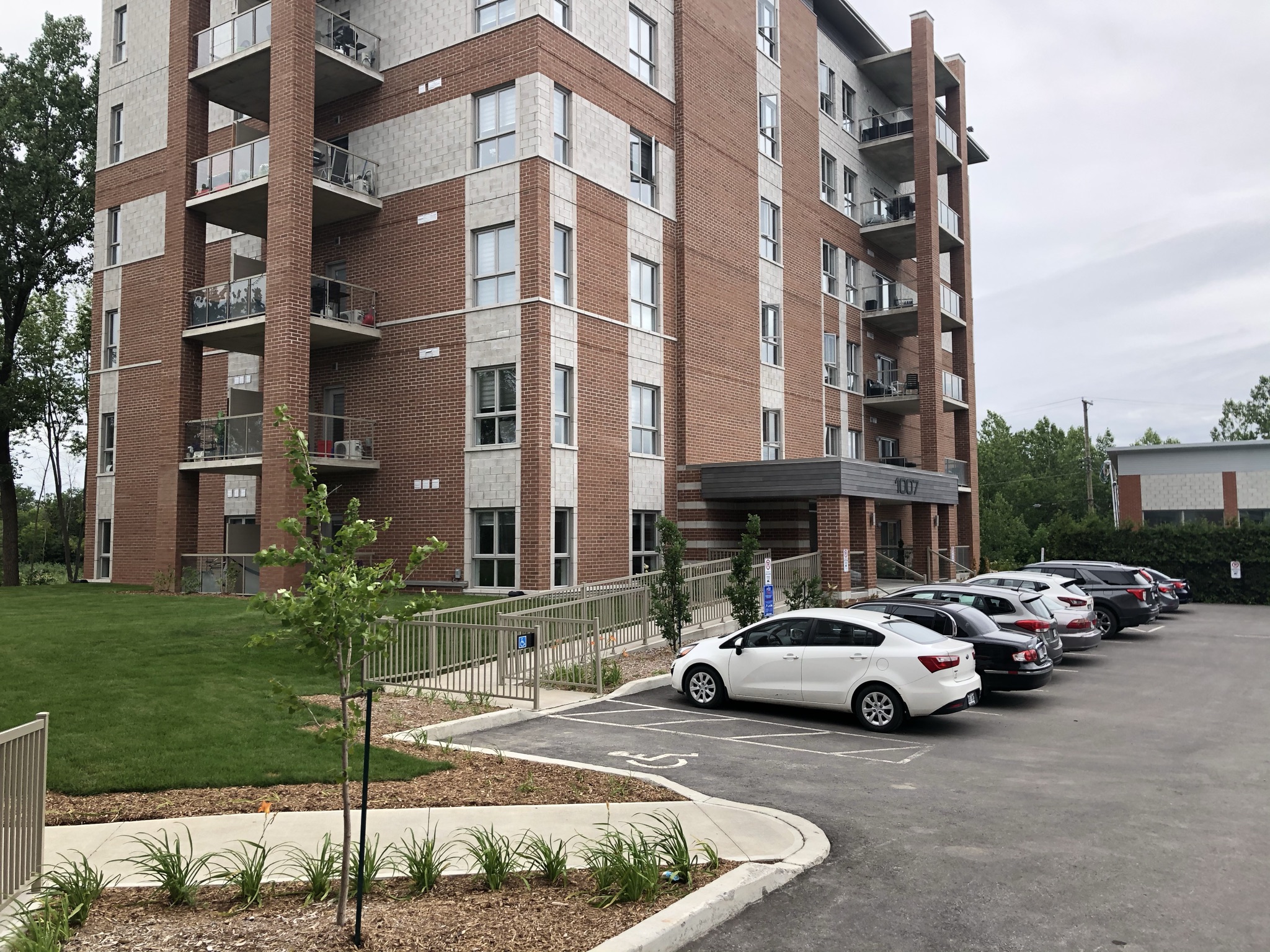 10071013 Montee Champagne, Laval Qc. MC Properties