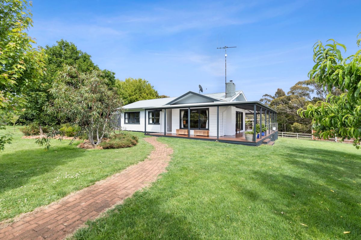 1479 DaylesfordTrentham Road McQueen Real Estate