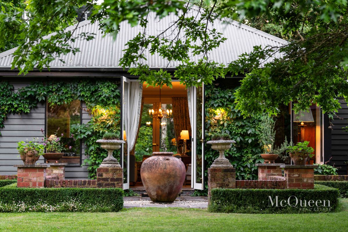 3 Mulcahys Road McQueen Real Estate