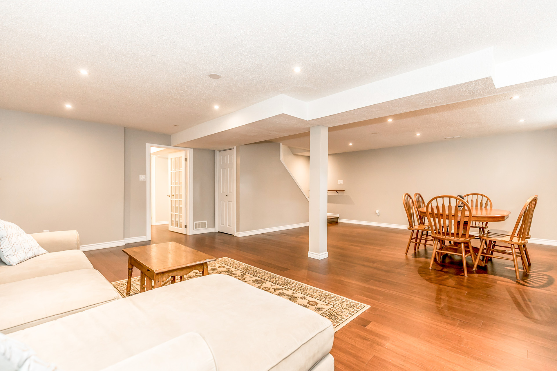 Holland Landing, Ontario Sold 789,000 (Offer) — Royal LePage RCR