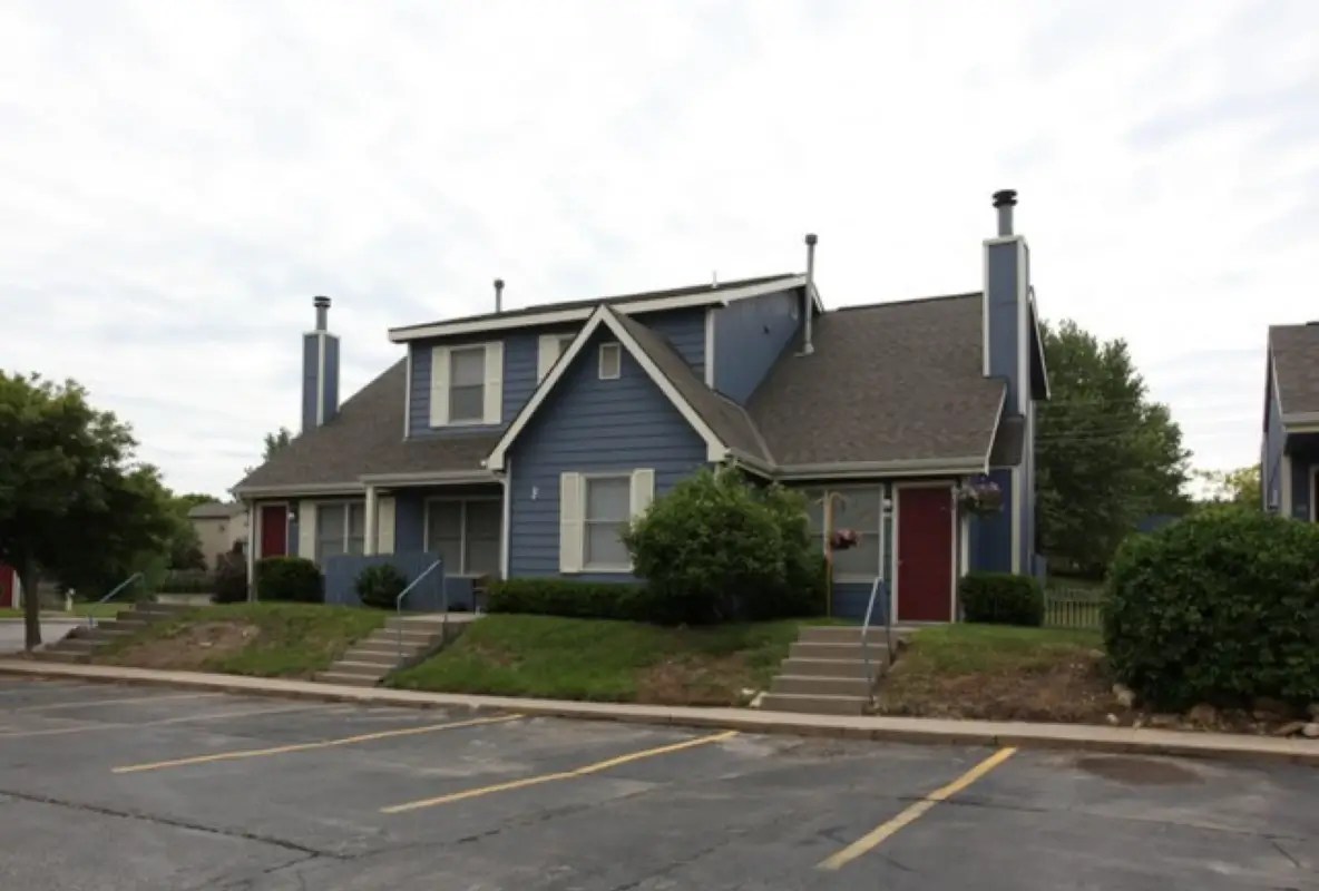 Stonecrest Townhomes McCullough Development, Inc.