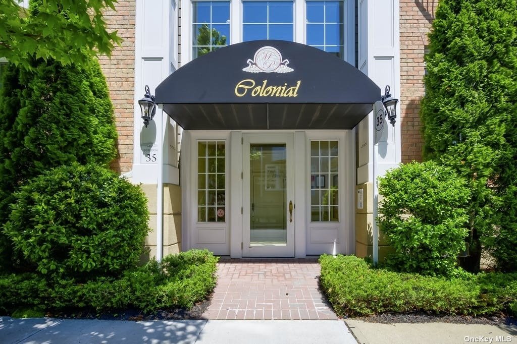 92 Shady Lane, Westbury, NY, 11590 Meadowbrook Resales Meadowbrook