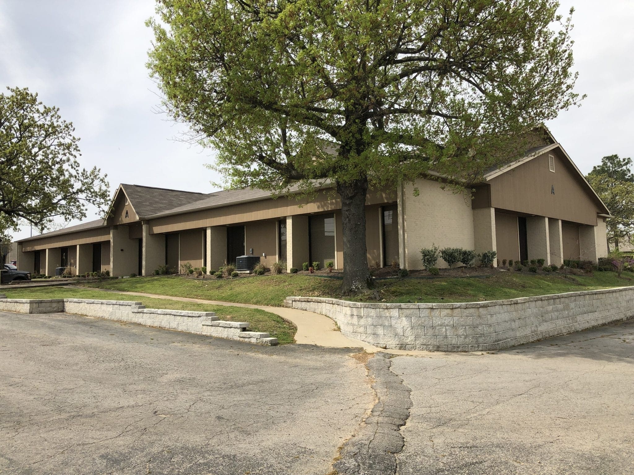 2120 S. Waldron Road Fort Smith, AR 72903 Meadows Properties