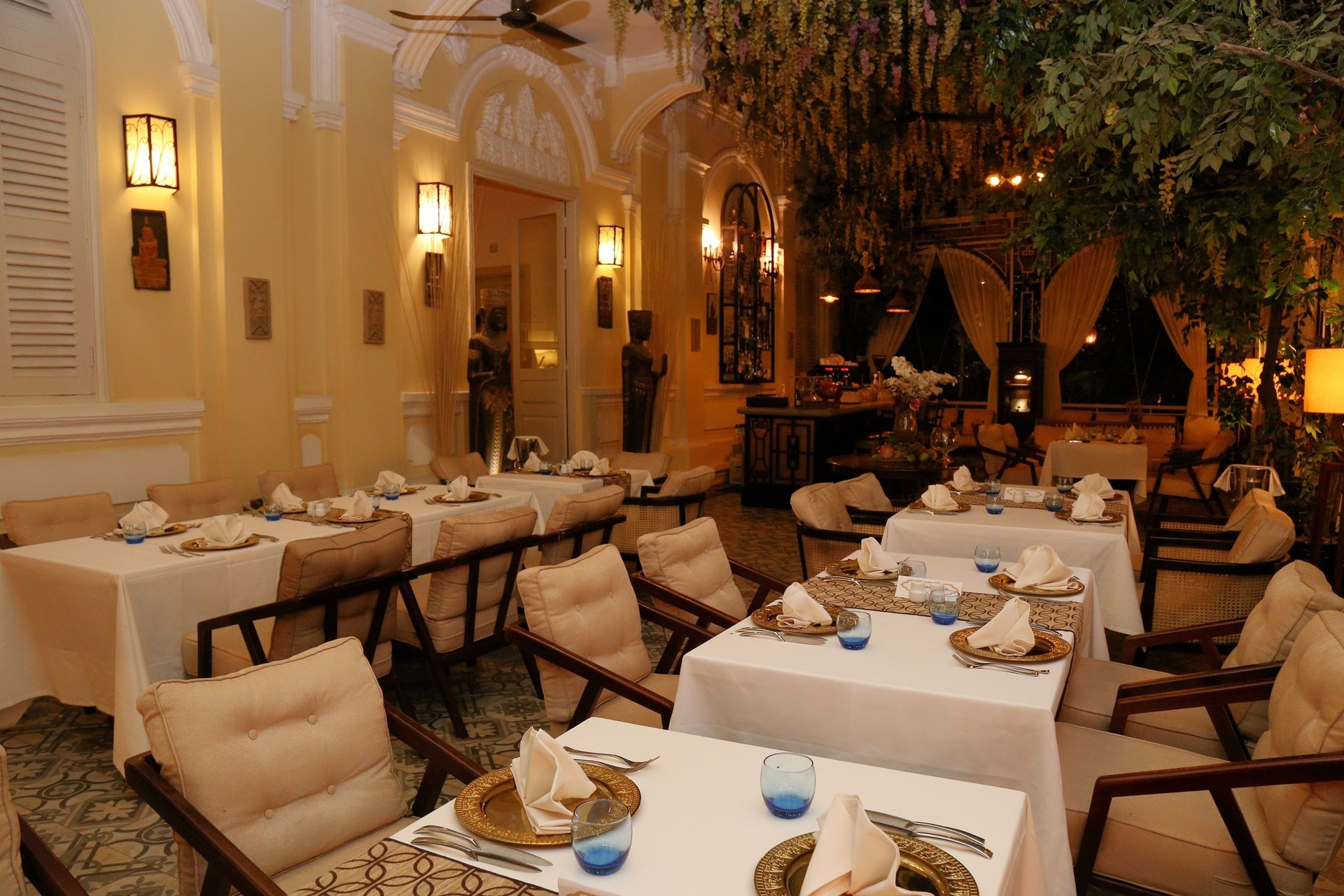 Book a Table Mealea Restaurant