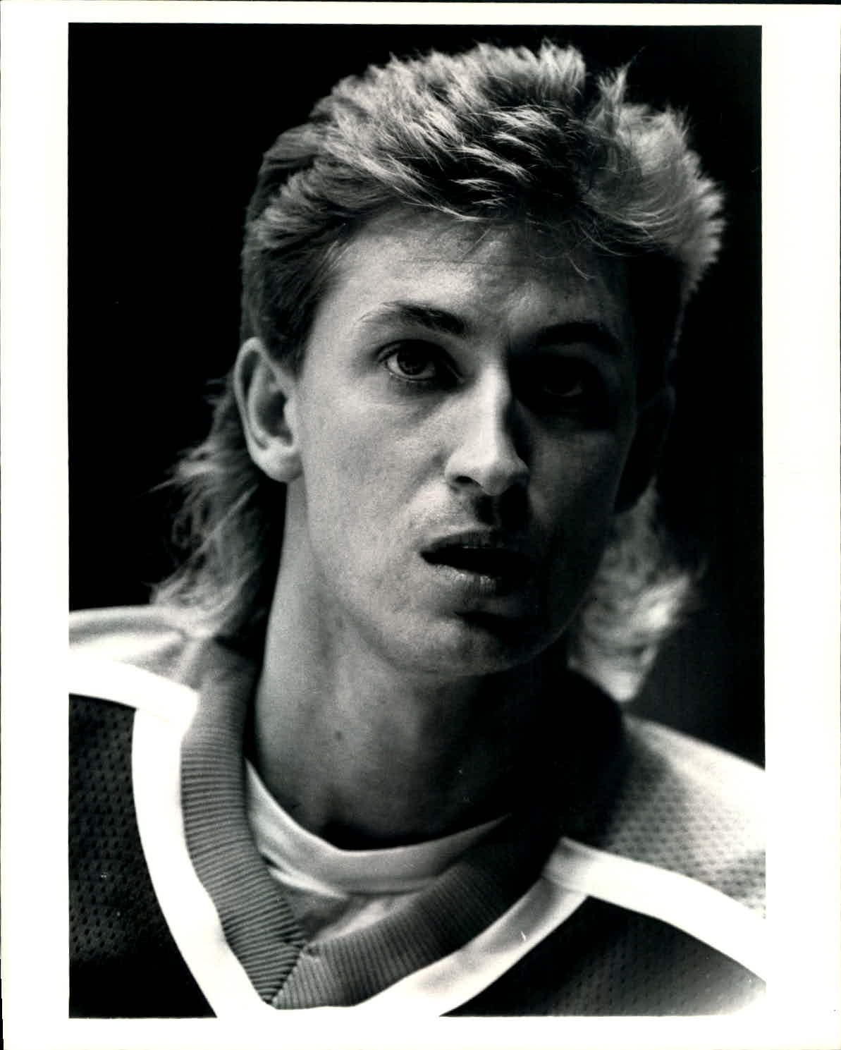 Lot Detail 1987 Wayne Gretzky Edmonton Oilers "The Sporting News