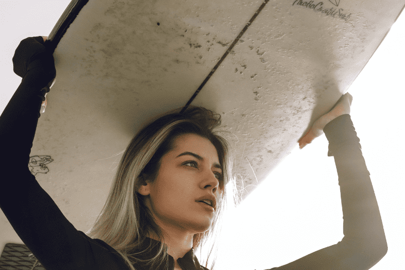 How Much Does a Surfboard Weigh? (Detailed Guide) Measuringly