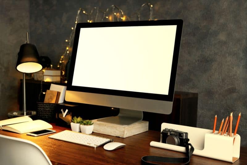 How Much Does a Monitor Weigh? (Full Guide) Measuringly