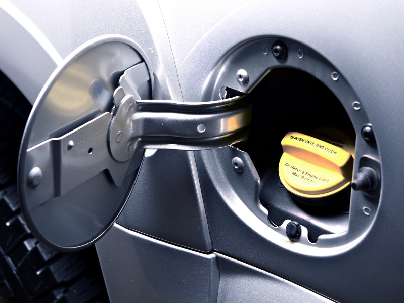 How Big Are Car Gas Tanks? (With Examples) Measuring Stuff