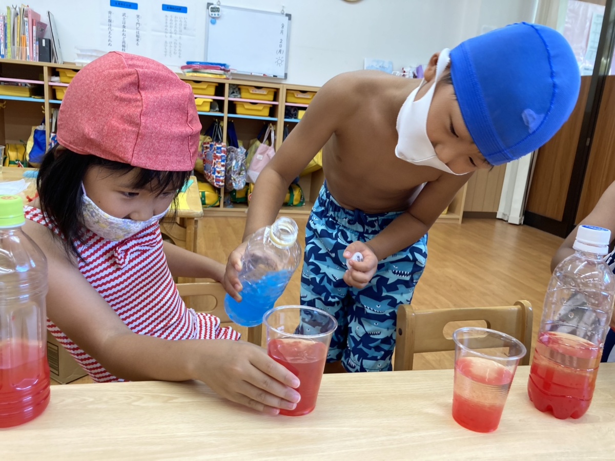 2021年8月3日：色水遊び(みのりもみじ) めばえ幼稚舎