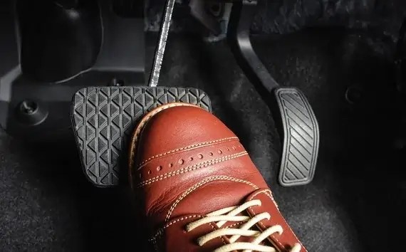 6 Symptoms of Worn Or Bad Brake Shoes & Replacement Cost