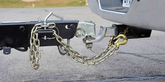 Safety chain curt hitch towing chains hooks grade submit shop ronstoyshop How to install safety chains on trailer