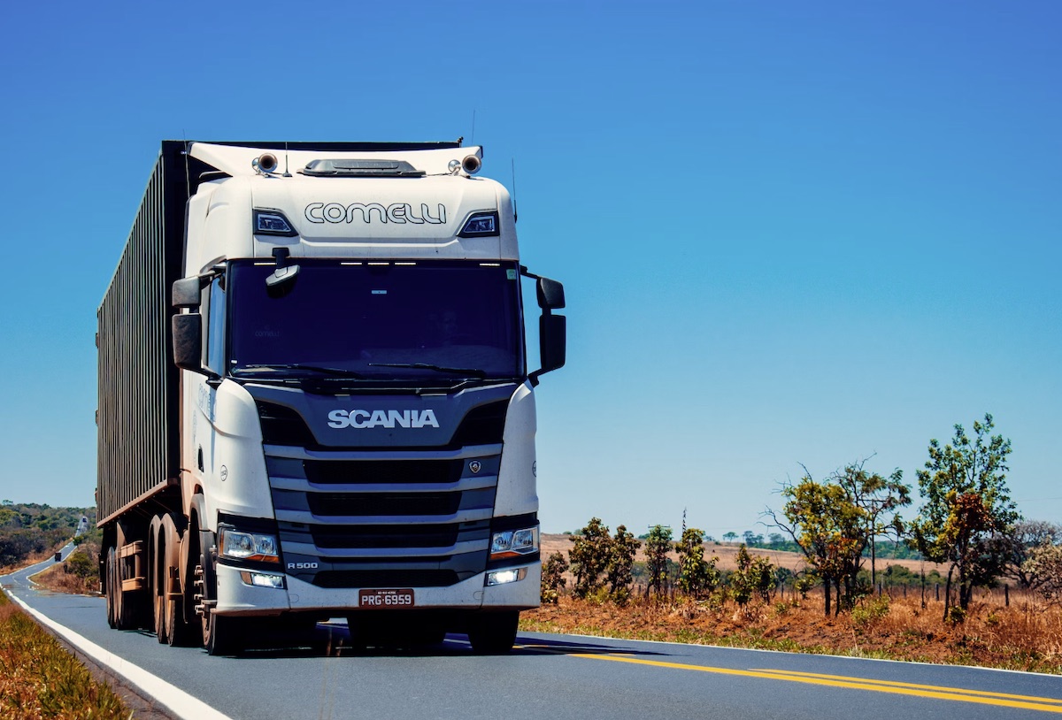 Why Are Trucks SO SLOW on the Road? (23 Reasons WHY!) MechanicFreak