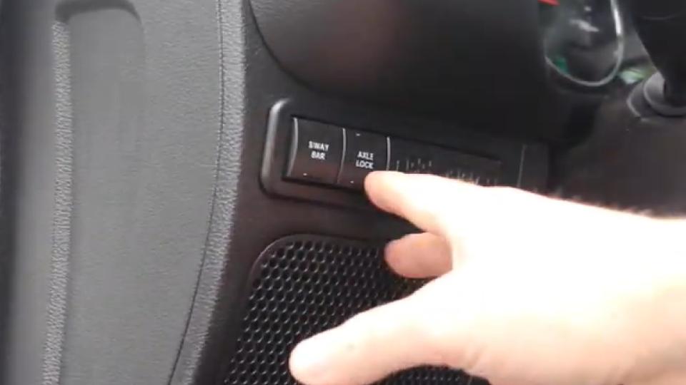 What Are Lockers on a Jeep? (2021) Mechanic Guides