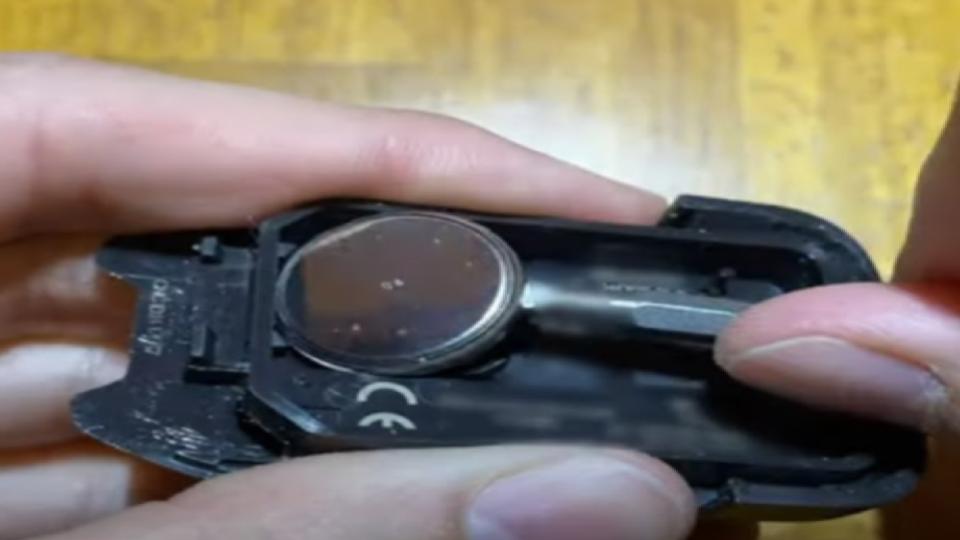 How Do You Change Battery in Chevy Key Fob? - Mechanic Guides
