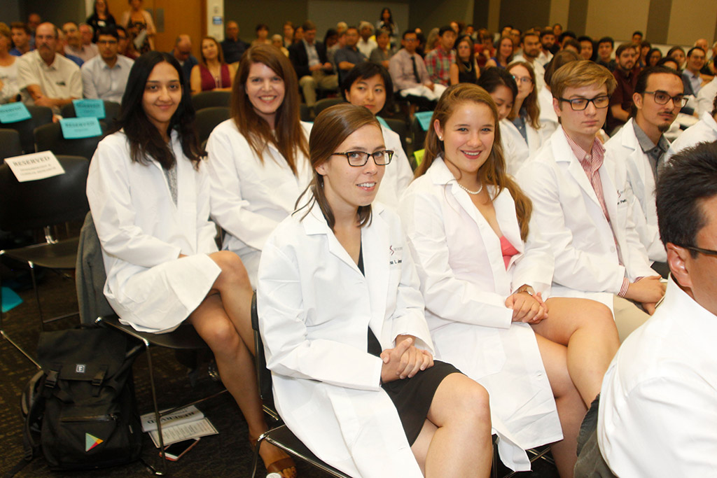 New graduate students in biosciences hit the books News Center