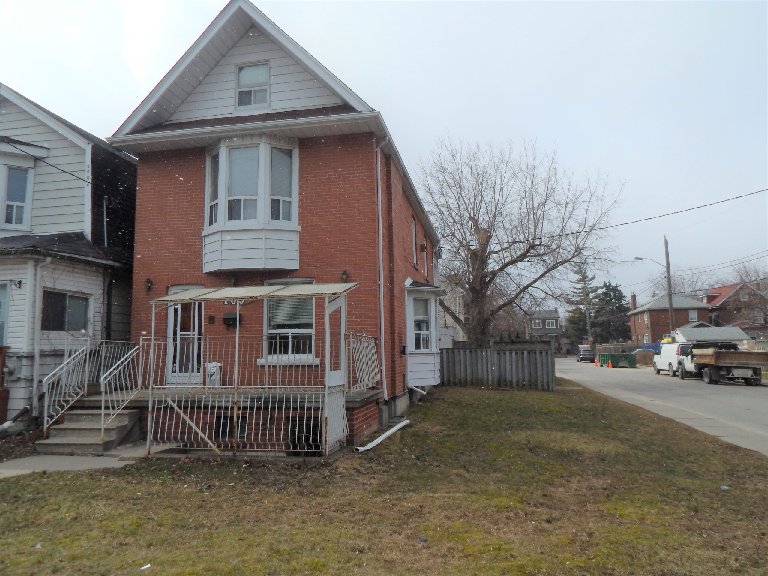 1 Bedroom Basement Apartment Bathurst & St. Clair Medallion Capital
