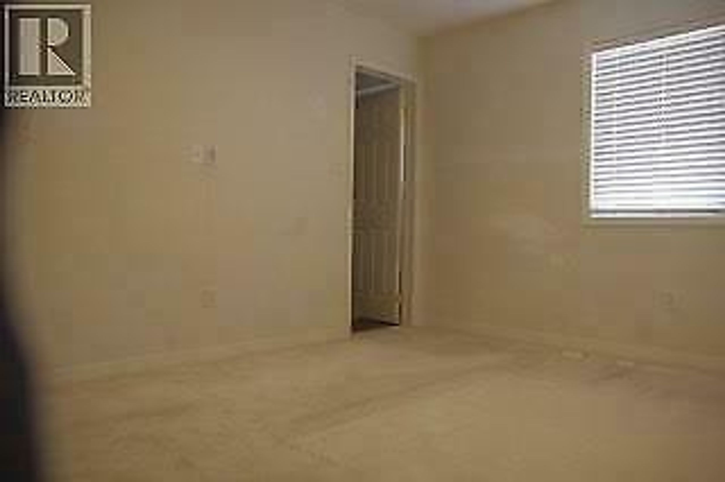 3 Bedroom, 3 Bathroom Townhouse (Warden/St. Clair) Medallion Capital