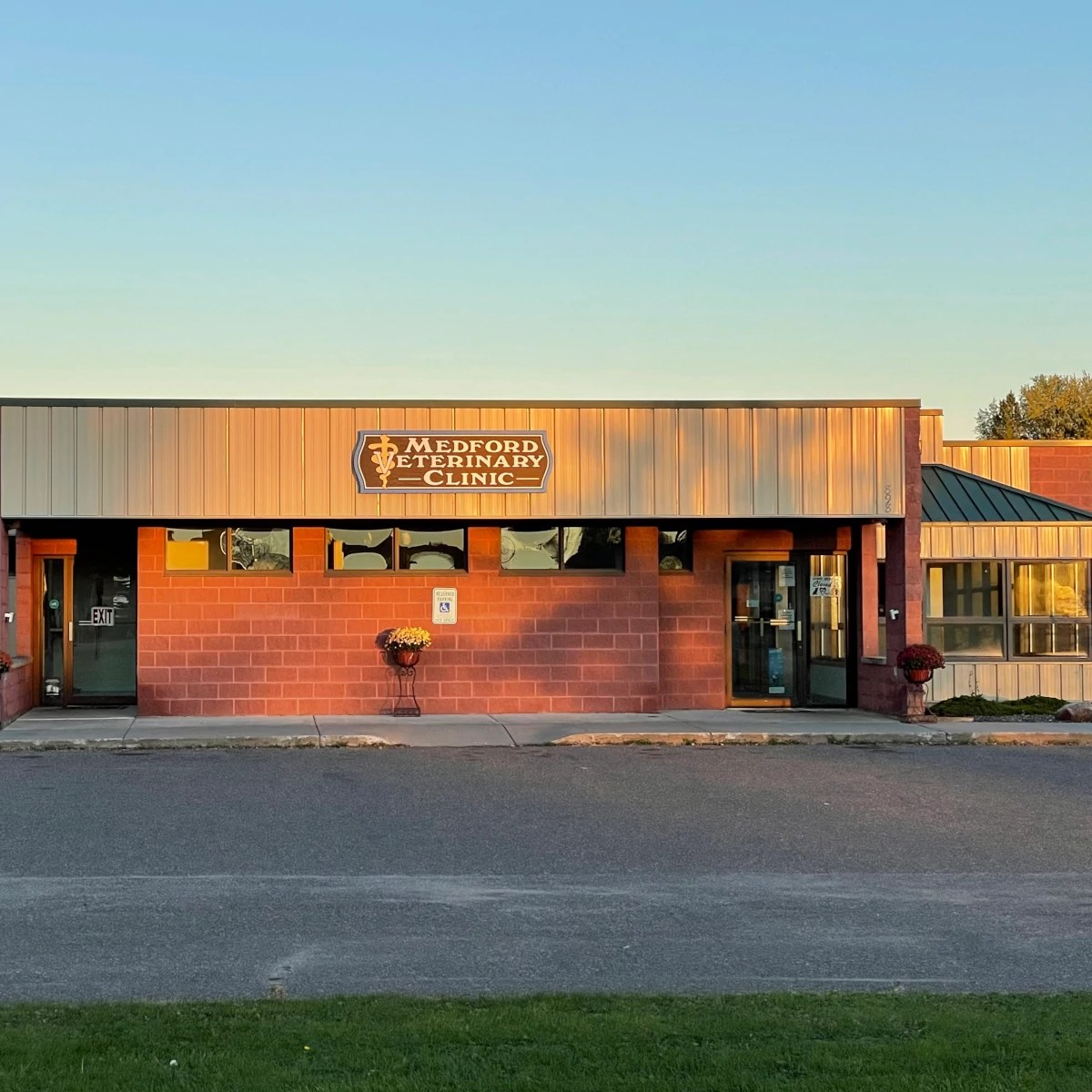 HOME & Medford Veterinary Clinic