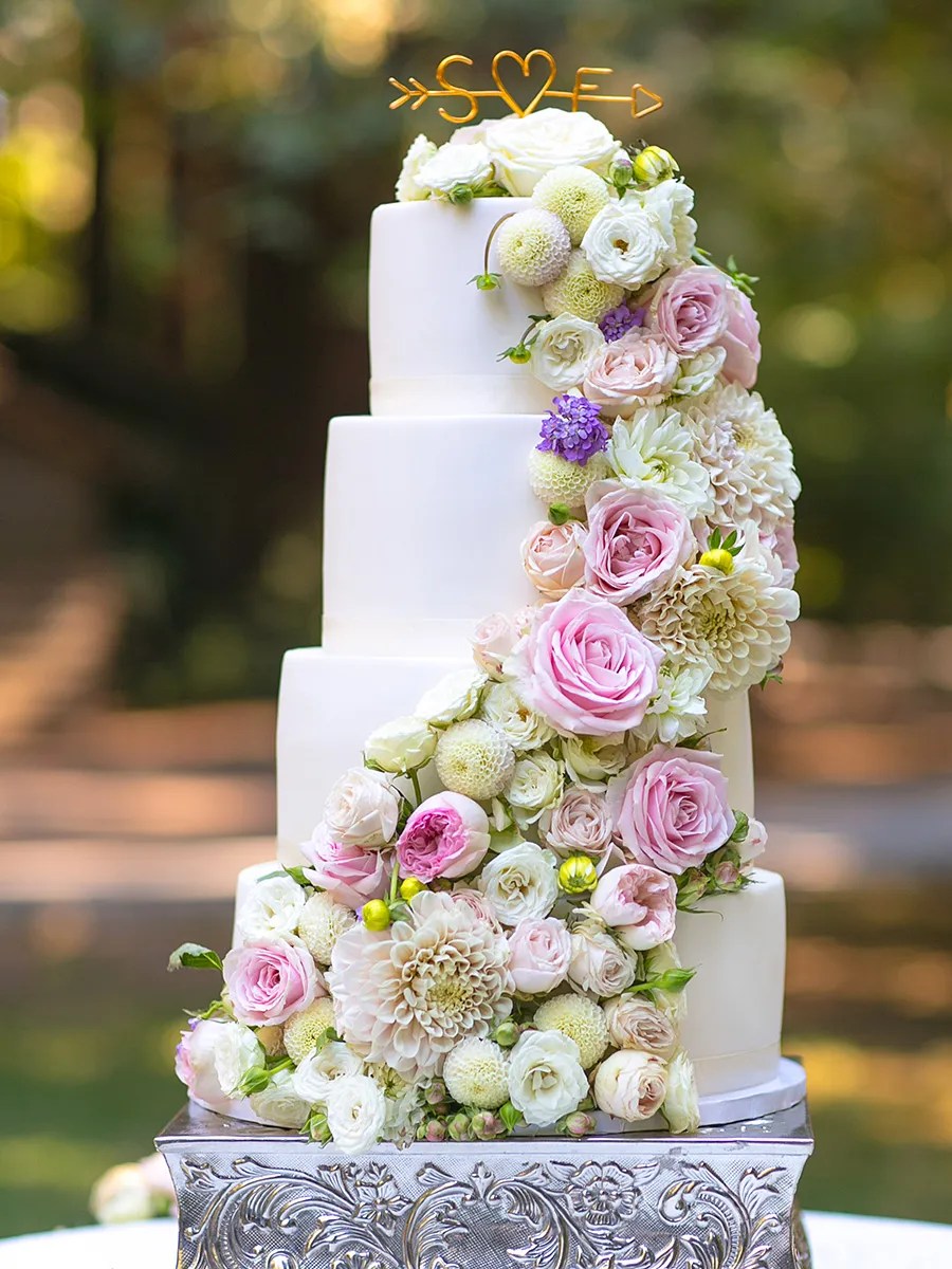 24 Wedding Cakes Ideas With Fresh Flowers