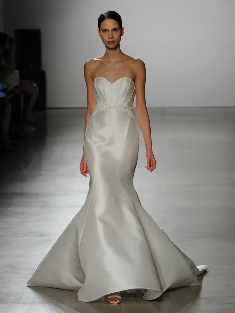 Pool Sring 2016 Bridal Fashion Week Photos!
